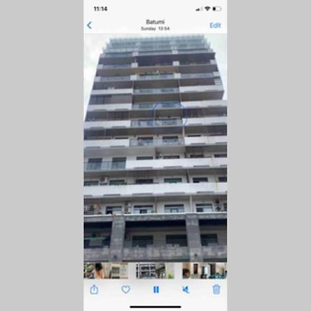 Geverse Apartment Batumi Bagian luar foto