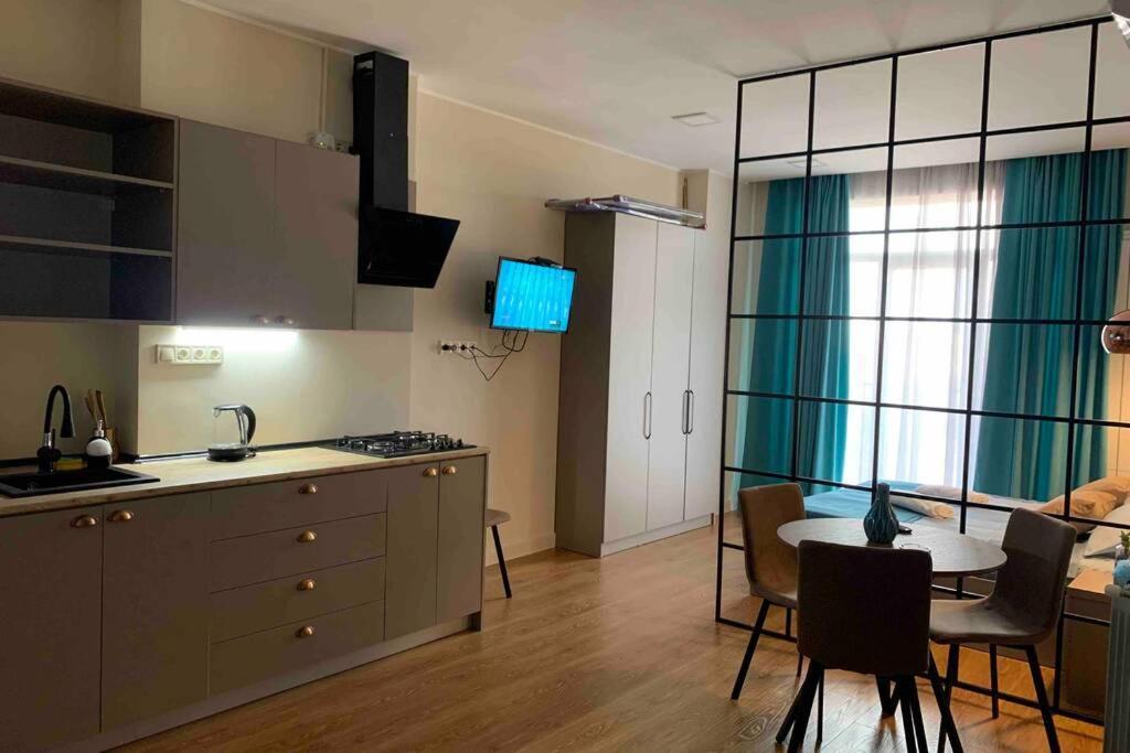 Geverse Apartment Batumi Bagian luar foto
