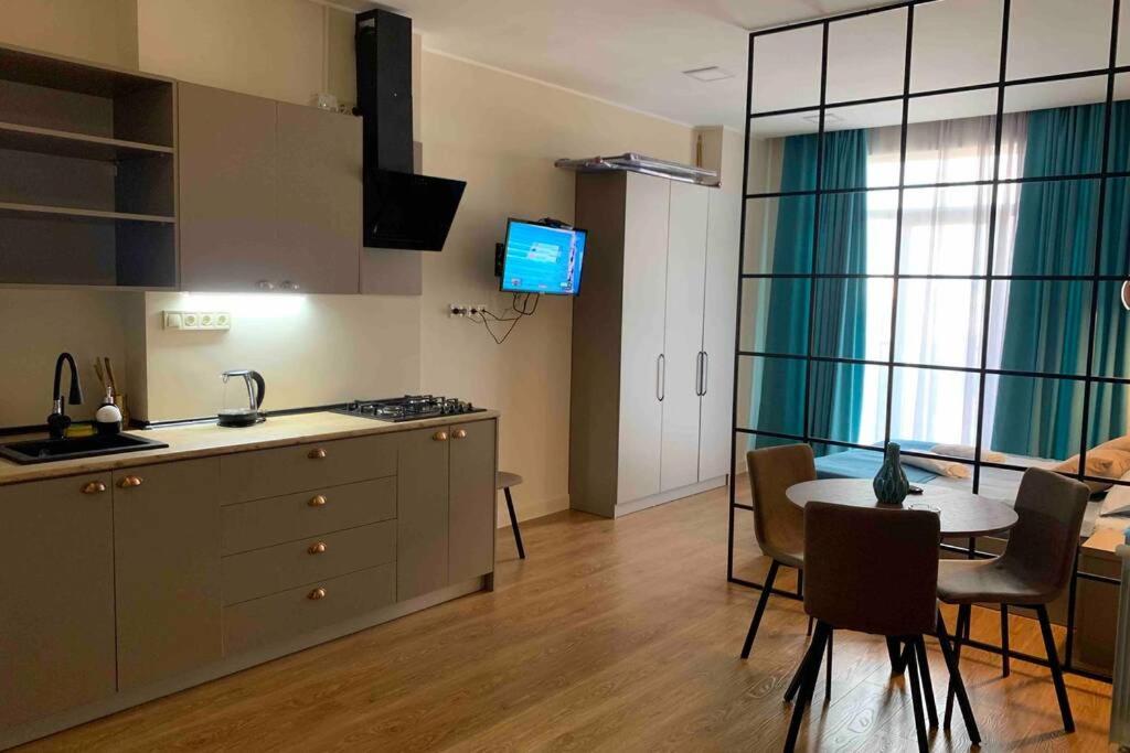 Geverse Apartment Batumi Bagian luar foto