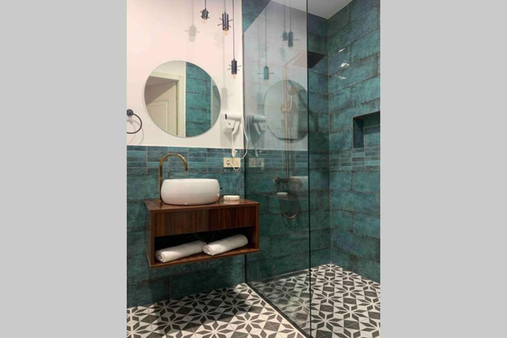 Geverse Apartment Batumi Bagian luar foto