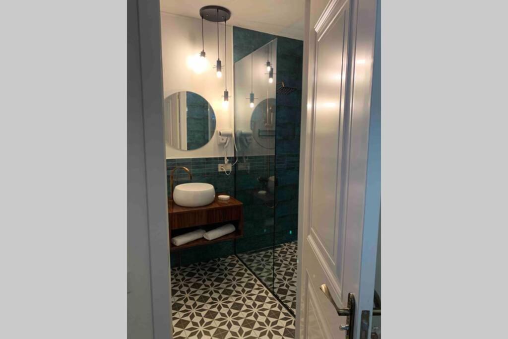 Geverse Apartment Batumi Bagian luar foto