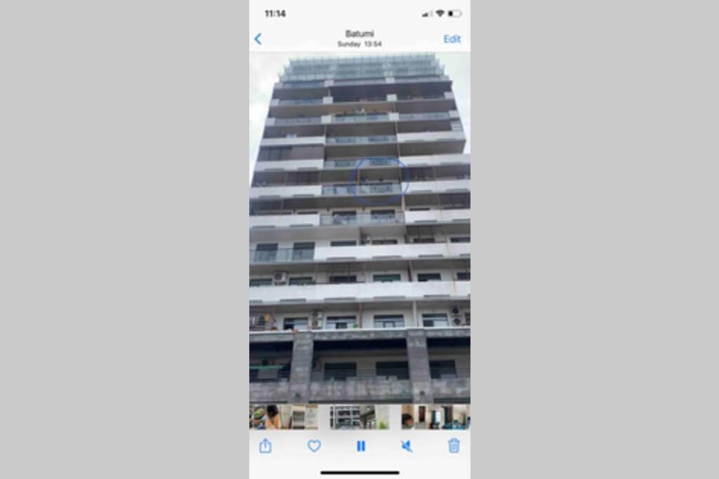 Geverse Apartment Batumi Bagian luar foto