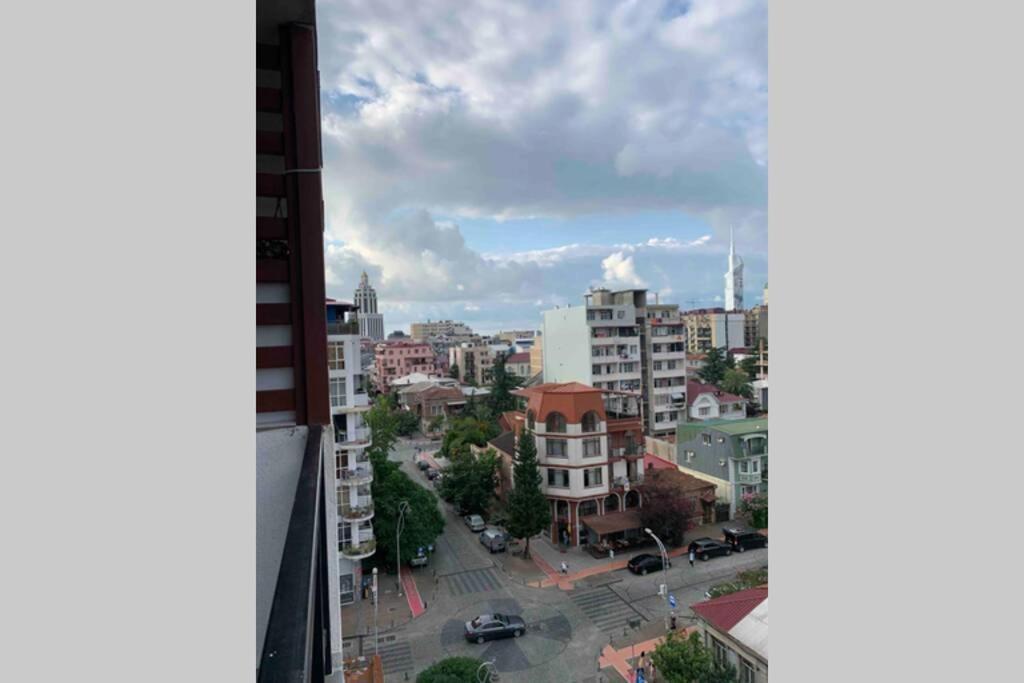 Geverse Apartment Batumi Bagian luar foto